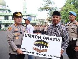 Polres Jakarta Selatan Gelar Upacara Penghargaan dan Kenaikan Pangkat Pengabdian
