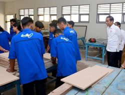 Presiden Jokowi Apresiasi Praktik Pembelajaran di SMK Negeri 5 Kupang