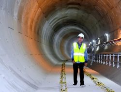 Presiden Joko Widodo Tinjau Progres Pembangunan MRT Fase 2A di Stasiun MRT Monas