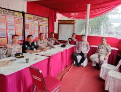 Tim Asistensi Ops Lilin Jaya 2023 Polres Metro Jakarta Timur kontrol Pospam Gereja Santo Yoseph