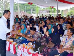Presiden Joko Widodo dan Ibu Iriana Cek Penyaluran Bantuan Pangan di Kota Salatiga