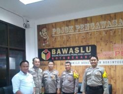 Tingkatkan Patroli Kota Jelang Pemilu, Polsek Bekasi Selatan Patroli Dialogis ke Kantor Bawaslu Kota Bekasi