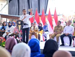 Silaturahmi dengan Nasabah Mekaar di Tangsel, Presiden Joko Widodo Tekankan Pentingnya Bangun Karakter Semangat Kerja dan Disiplin
