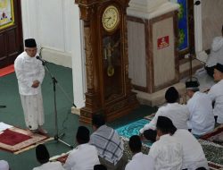 Antusias Ribuan Jemaah Masjid Agung Al-Kautsar Kendari Sholat Tarawih Bersama Wapres Ma’ruf Amin