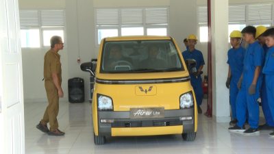 Transformasi Pendidikan Vokasi: Kado Mobil Listrik dari Presiden Jokowi