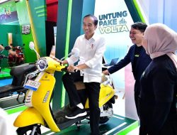 Presiden Joko Widodo Apresiasi Pameran Periklindo Electric Vehicle Show 2024