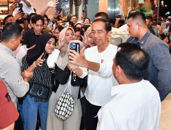 Minggu Malam, Presiden Jokowi Sapa Warga Kendari dan Santap Nasi Goreng