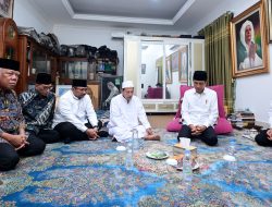 Presiden Jokowi Takziah ke Rumah Duka Almarhumah Syarifah Salma