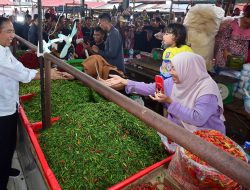 Presiden Jokowi Tinjau Harga Sembako di Pasar Bukit Sulap Lubuklinggau