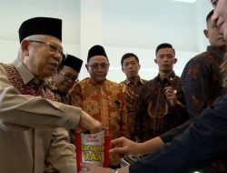 Tinjau Pameran, Wapres Ma’ruf Amin Promosikan Kripik Ikan Produk UMKM Sulbar