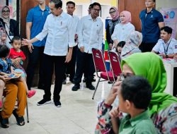 Presiden Joko Widodo dan Iriana Tinjau Gerakan Intervensi Serentak Pencegahan Stunting di Posyandu Bogor