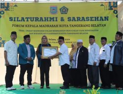 Forum Kepala Madrasah Tangsel Berikan Penghargaan kepada Airin