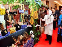 Ibu Iriana Apresiasi Produk Kriya Pelaku UMKM di Wilayah Papua