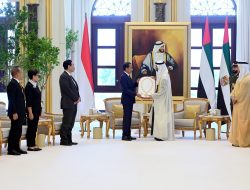 Presiden Jokowi Terima Penghargaan Order of Zayed