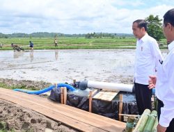 Presiden Jokowi dan Ibu Iriana Tinjau Pelaksanaan Bantuan Pompa Irigasi di Sulawesi Selatan