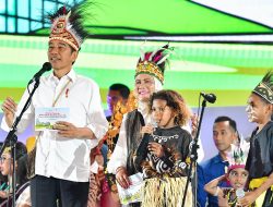 Presiden dan Ibu Iriana Hadiri Puncak Peringatan Hari Anak Nasional Tahun 2024 di Papua