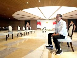 Momen Presiden Joko Widodo Mulai Berkantor di Istana Garuda
