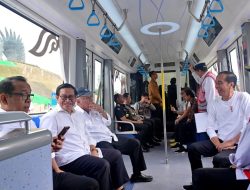 Momen Presiden Joko Widodo Jajal Autonomous Rail Transit di Ibu Kota Nusantara
