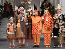 Wapres Ma’ruf Amin Kenakan Pakaian Adat Suku Melayu Sambas