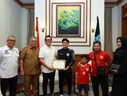 Harumkan Nama Tangsel, Benyamin Davnie Bangga dengan Atlet Timnas U-19 Kafiatur Rizky
