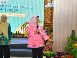Ibu Iriana dan Ibu Wury Berikan Semangat Kepada Peserta Sosialisasi Hortikultura di Makassar