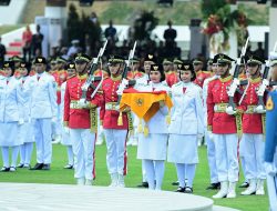 Para Pemuda Pengibar Bendera di Ibu Kota Nusantara