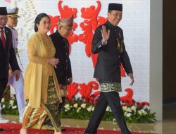 Presiden Joko Widodo Pidato Kenegaraan di Gedung Nusantara dengan Busana Tradisional Betawi