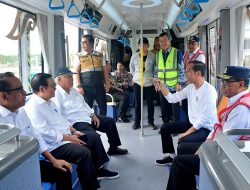 Presiden Jokowi Jajal Trem Otonom di Ibu Kota Nusantara