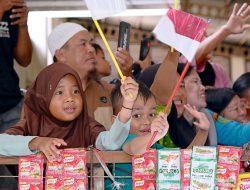 Kunjungi Pasar Sanggam Adji Dilayas, Presiden Jokowi Sapa Pedagang dan Masyarakat