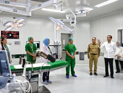 Presiden Jokowi Resmikan Gedung Pelayanan Kesehatan Ibu dan Anak RS Wahidin Sudirohusodo di Makassar