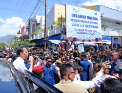 Presiden Joko Widodo Tinjau Harga Sembako di Pasar Rakyat LIPA Kalabahi