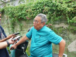 Datangi Lokasi Kampanye, Benyamin Davnie Dibonceng Sepeda Motor