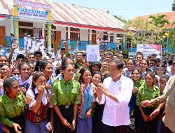 Disambut Hangat, Presiden Jokowi Apresiasi Pesona Alam dan Keramahan Warga Kabupaten Alor