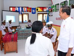 Kunjungi SMK Negeri 1 Kalabahi, Presiden Jokowi Tinjau Fasilitas Sekolah dan Dialog dengan Siswa