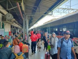 Lebih dari 23 Juta Pelanggan Terlayani, KAI Group Torehkan Rekor Harian Antar Moda Selama Angkutan Lebaran 2025