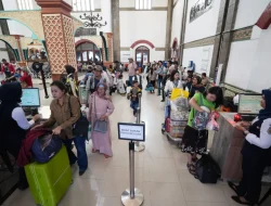 Semarang Juga Sibuk Mudik, Stasiun Tawang dan Poncol Dipadati Pemudik Kereta Api