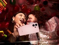 Luncurkan Varian Warna Pink yang Memadukan Teknologi dan Fashion Statement Anak Muda, Ini Rahasia Dibalik Desain Iridescent Mermaid pada OPPO Reno14 Series!