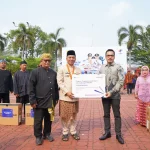 AllReleaseID – Peringati Hari Pendidikan Nasional, PERURI Menyerahkan Bantuan Komputer Kepada 15 Sekolah Dasar Negeri di Kabupaten Karawang