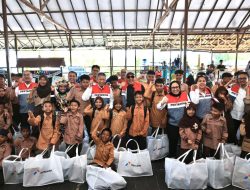 Sebar Energi di Hari Anak Nasional, Pertamina Bagikan Bantuan Paket Seragam Sekolah di Balikpapan