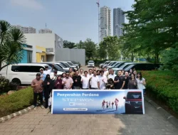 Honda Serahkan Unit Perdana Honda STEP WGN e:HEV kepada Konsumen di Indonesia