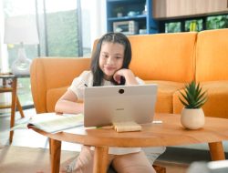 Kenapa OPPO Pad SE Jadi Pilihan Tepat Bunda? Karena Aman untuk Anak, Nyaman untuk Ibu