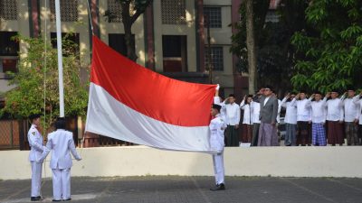 Hari Santri Nasional 2025, Prof Asep Saepudin Jahar Harap Para Santri Terus Tingkatkan Ilmu dan Akhlak